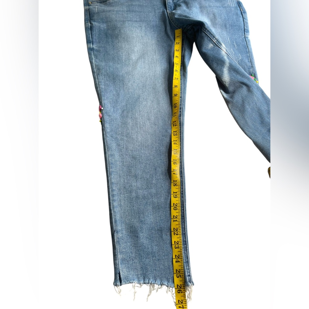 Democracy Blue Ankle Jeans with Floral Embroidery Size 16 - Picture 11 of 16